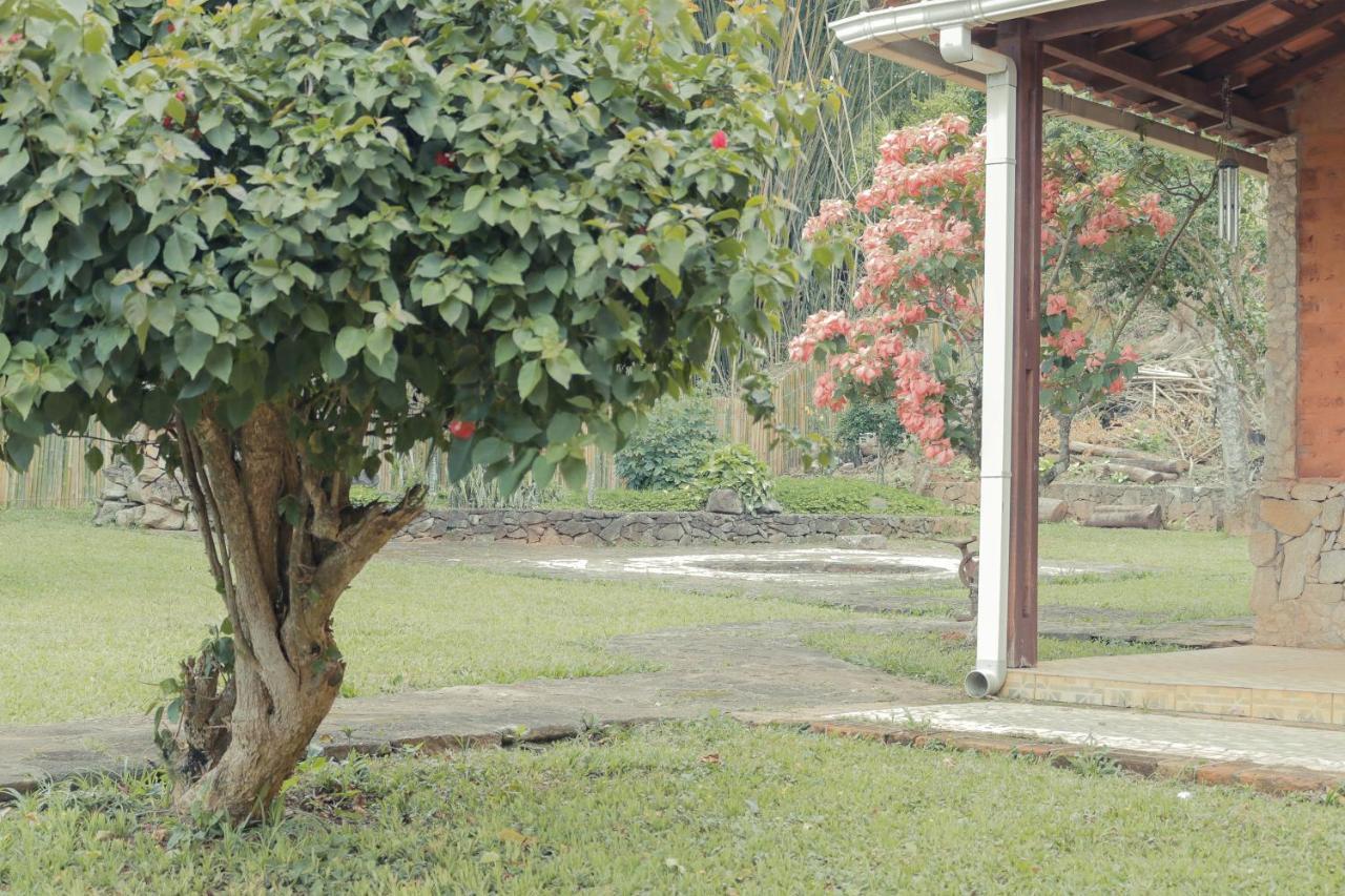 Em Tiradentes, Minas Gerais, Casa Tipica E Espacosa Em Terreno Arborizado Luaran gambar