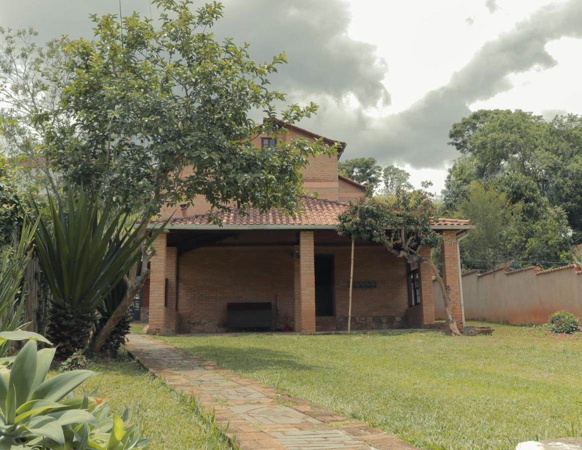 Em Tiradentes, Minas Gerais, Casa Tipica E Espacosa Em Terreno Arborizado Luaran gambar