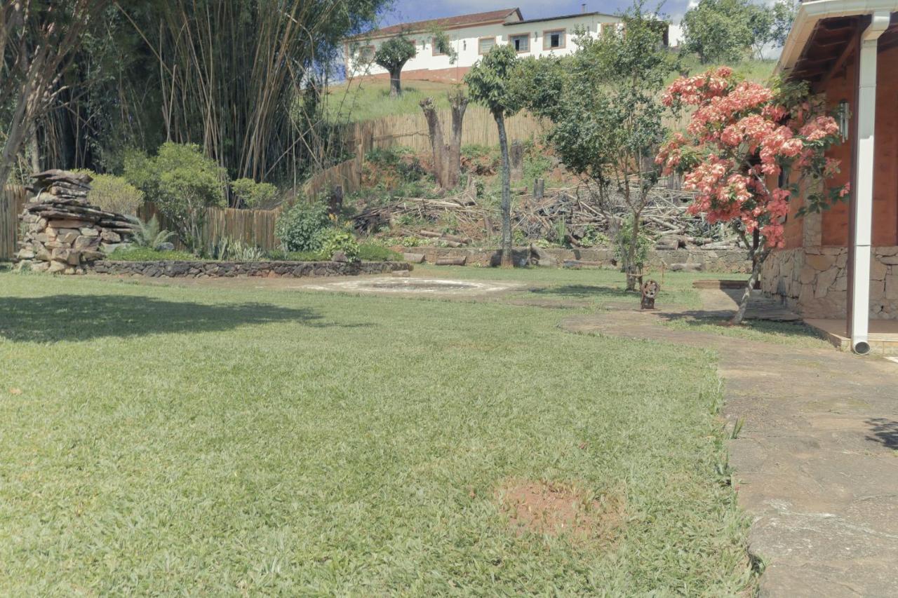 Em Tiradentes, Minas Gerais, Casa Tipica E Espacosa Em Terreno Arborizado Luaran gambar