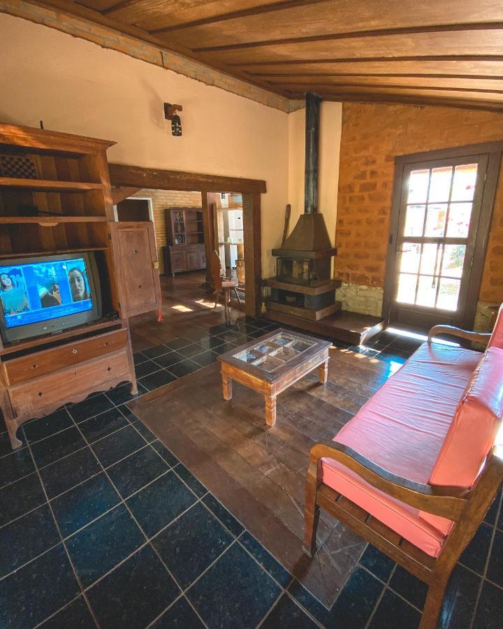 Em Tiradentes, Minas Gerais, Casa Tipica E Espacosa Em Terreno Arborizado Luaran gambar